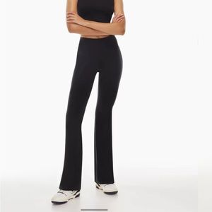 Aritzia TNA Body Chill Atmosphere Flare Hi-Rise Leggings